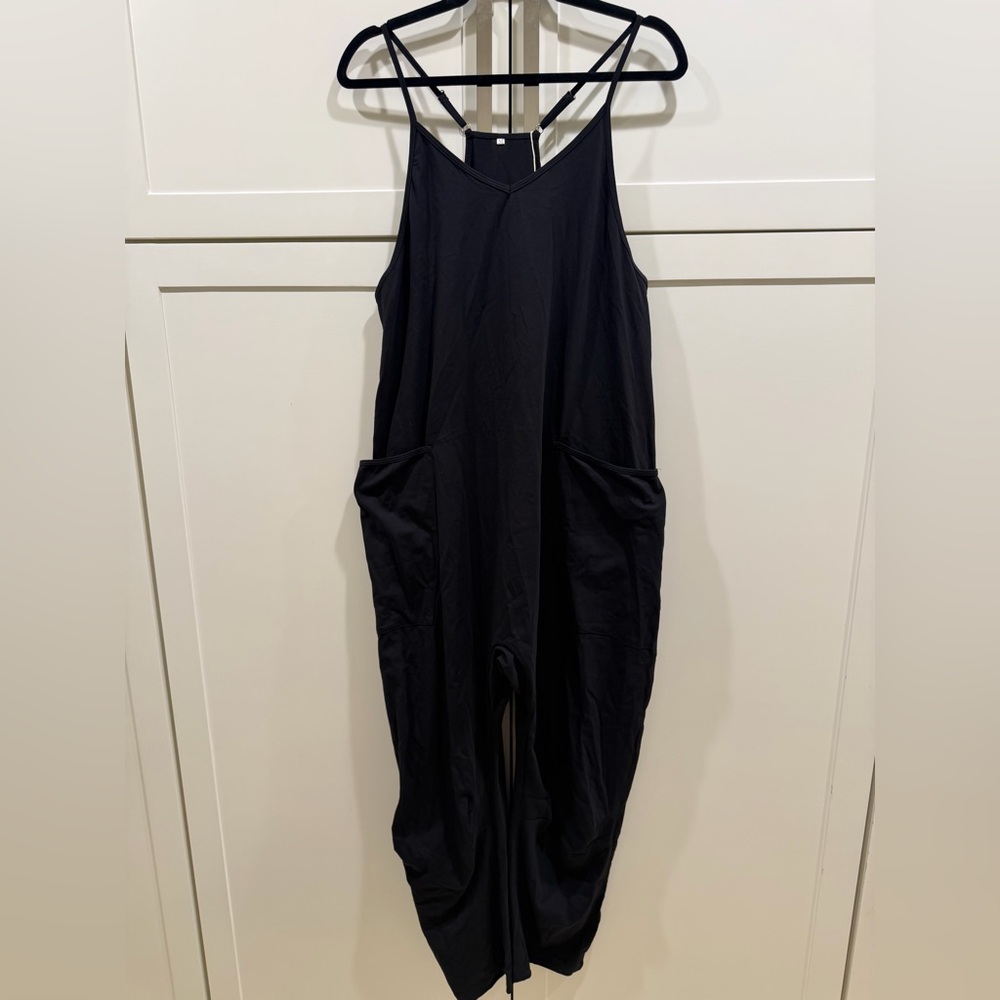 Women's Black Sleeveless V-Neck Jumpsuit with Pockets